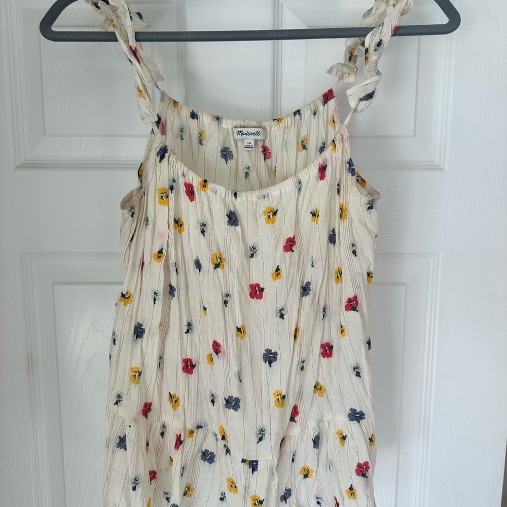 Madewell Floral Sleeveless Top with flutter Straps Sz medium / 10
